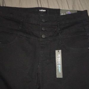 Black Skinny Jeans *NO TAGS*